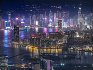 Hongkong nad rzeką Perłową nocą