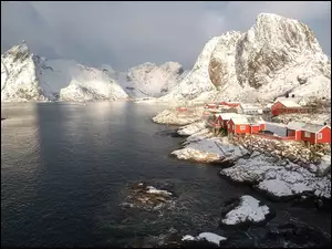 Góra Higravstinden, Norwegia, Morze, Wioska Hamnoy, Lofoty, Góry, Zima, Domy