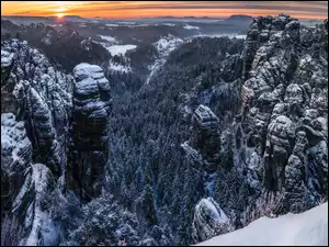 Park Narodowy Saskiej Szwajcarii zimową porą
