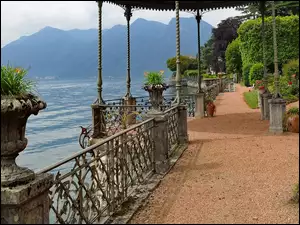Ogrody na tarasach nad jeziorem Lago di Como