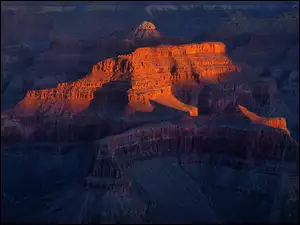 Oświetlone skały w Grand Canyon Kolorado