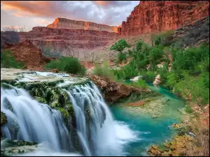 Stany Zjednoczone, Havasu Falls, Arizona, Drzewa, Skały, Rzeka Havasu Creek, Park Narodowy Wielkiego Kanionu, Wodospad, Kanion