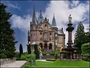 Ogród i zamek Drachenburg w Niemczech
