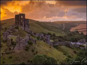 Chmury, Wzgórze, Anglia, Wschód słońca, Hrabstwo Dorset, Ruiny, Zamek w Corfe Castle