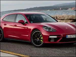 2017, Czerwone, Porsche Panamera Turbo