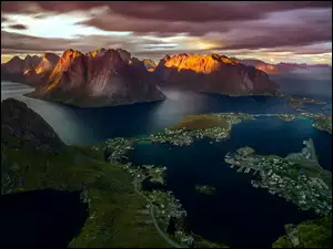Morze Północne, Norwegia, Szczyty, Domy, Lofoty, Góry, Wioski, Rozświetlone