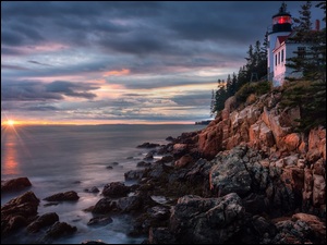 Chmury, Park Narodowy Acadia, Morze, Stan Maine, Latarnia morska, Skały, Stany Zjednoczone, Bass Harbor Head Light
