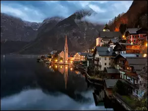Alpy Salzburskie, Jezioro Hallstattersee, Austria, Góry, Hallstatt, Kościół, Domy