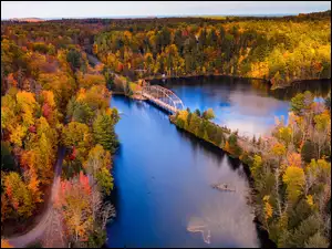 Rzeka Dead River w amerykańskim stanie Michigan