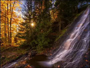 Wodospad Haven Falls jesienią
