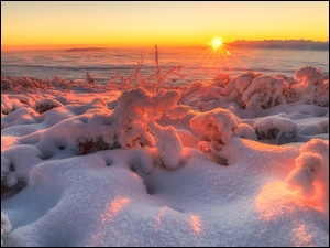 Wschód słońca w polskich Tatrach zimą