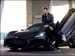 David Beckham na masce Maserati MC20 Coupe Fuoriserie