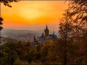 Niemcy Saksonia Wernigerode Zachód słońca Zamek Wróżek Góry Las Drzewa