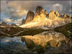 Tre Cime di Lavaredo, Włochy, Dolomity, Góry, Chmury