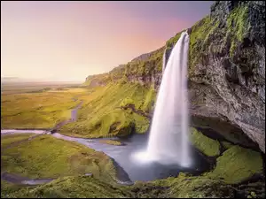 Islandia, Wodospad Seljalandsfoss, Rzeka Seljalandsa, Skały