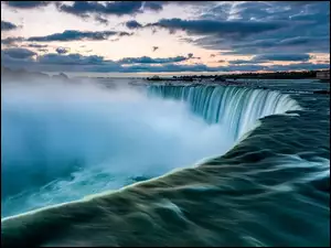 Stany Zjednoczone, Wodospad Niagara, Rzeka Niagara