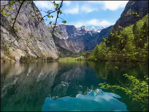 Góry i jezioro Obersee