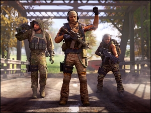 Żołnierze z bronią z gry Tom Clancys Ghost Recon Frontline