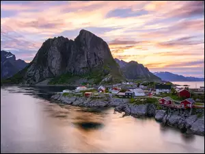 Lofoty, Góry, Norwegia, Morze Norweskie, Skały, Wioska Hamnoy, Domy