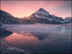 Góry Skaliste, Drzewa, Kanada, Zima, Alberta, Chmury, Jezioro