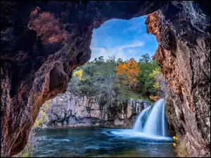 Stany Zjednoczone, Wodospad, Arizona, Fossil Falls Grotto, Drzewa, Fossil Creek Waterfall, Grota, Skały, Jaskinia