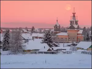 Rosyjska wieś w zimowej scenerii