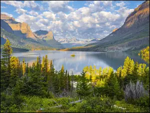 Stan Montana, Park Narodowy Glacier, Drzewa, Stany Zjednoczone, Góry, Saint Mary Lake, Jezioro