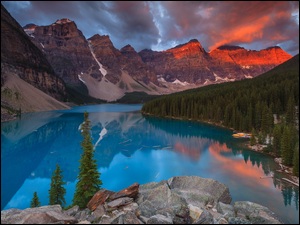Prowincja Alberta, Kanada, Góry, Chmury, Park Narodowy Banff, Jezioro Moraine