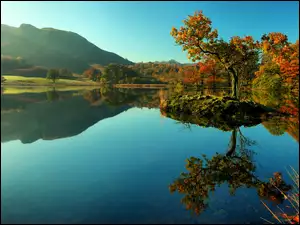 Drzewa, Odbicie, Jezioro, Jesień, Góry