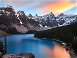 Park Narodowy Banff, Jezioro, Lasy, Prowincja Alberta, Moraine Lake, Drzewa, Kanada, Góry