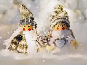 Laleczki na śniegu