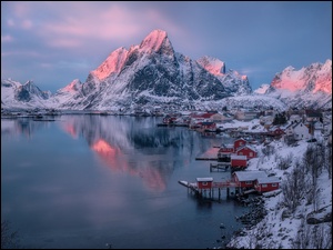 Zima, Norwegia, Lofoty, Domy, Reine, Góry, Drzewa, Morze