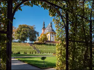 Kloster Neuzelle, Niemcy, WniebowziÄcia NajĹwiÄtszej Marii Panny, Park, Neuzelle, Klasztor, Pergola, KoĹciĂłĹ