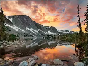 Chmury, GĂłry, Kamienie, Wyoming, Jezioro, Drzewa, Stany Zjednoczone, Lake Marie