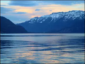 Jezioro Thun w Szwajcarii