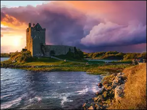 Zamek Dunguaire w Irlandii