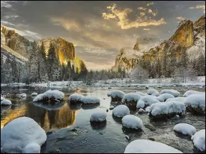 Park Narodowy Yosemite, Góry, Kamienie, Kalifornia, Drzewa, Zima, Stany Zjednoczone, Rzeka Merced