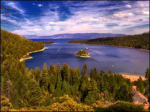 Wyspa Fannette na jeziorze Tahoe w Kaliforni