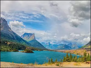 Chmury, Stan Montana, Drzewa, Saint Mary Lake, Lasy, Park Narodowy Glacier, Góry, Stany Zjednoczone, Jezioro