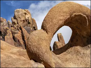 Ĺuk skalny Mobius Arch w Kalifornii