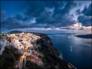 Widok na greckie nadmorski miasteczko Santorini