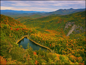Stany Zjednoczone, Giant Washbowl, Rezerwat przyrody High Peaks Wilderness, Jezioro, Lasy, Jesień, Drzewa, Kolorowe, Góry, Nowy Jork