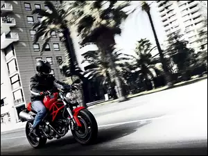 Monster 695, Ducati
