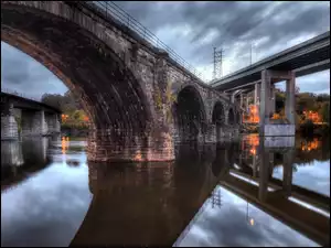 Most nad jeziorem w Pensylwanii