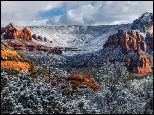 Skały, Śnieg, Stany Zjednoczone, Góry, Arizona, Sedona, Drzewa