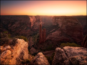 Arizona, Kanion, WschĂłd sĹoĹca, Stany Zjednoczone, Drzewa, SkaĹy, Canyon de Chelly National Monument