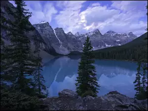 GĂłry, Park Narodowy Banff, Jezioro Moraine, Kanada, Canadian Rockies, Drzewa