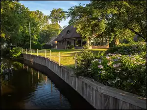 Prowincja Overijssel, Giethoorn, Dom, Holandia, Rzeka, Kwiaty, Drzewa