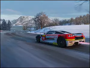 Sportowy Koenigsegg w grze Forza Horizon 4