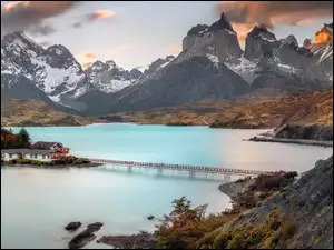 Chile, Jezioro, Park Narodowy Torres del Paine, Dom, RoĹliny, Lago Pehoe, Stalowy, GĂłry, Most